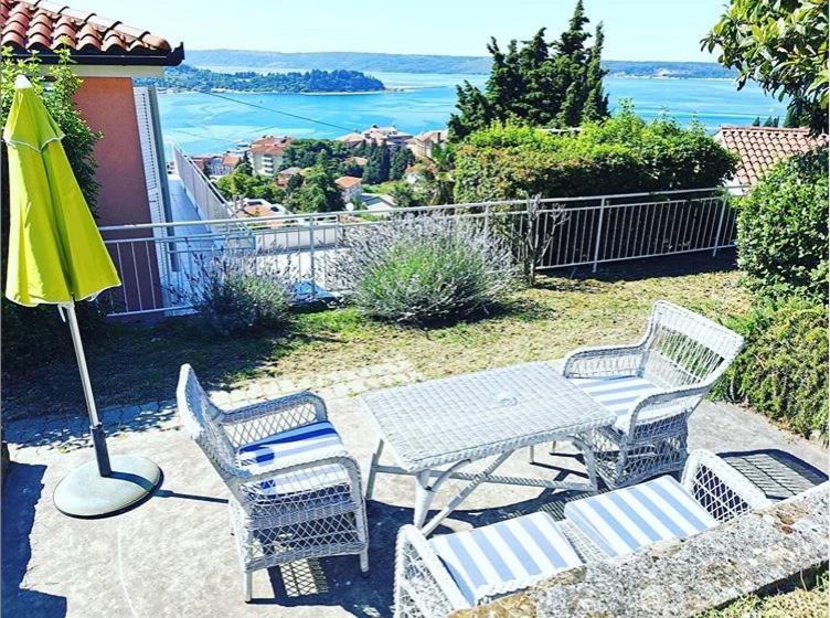 Appartamento Tiny Shell House Portorose Esterno foto